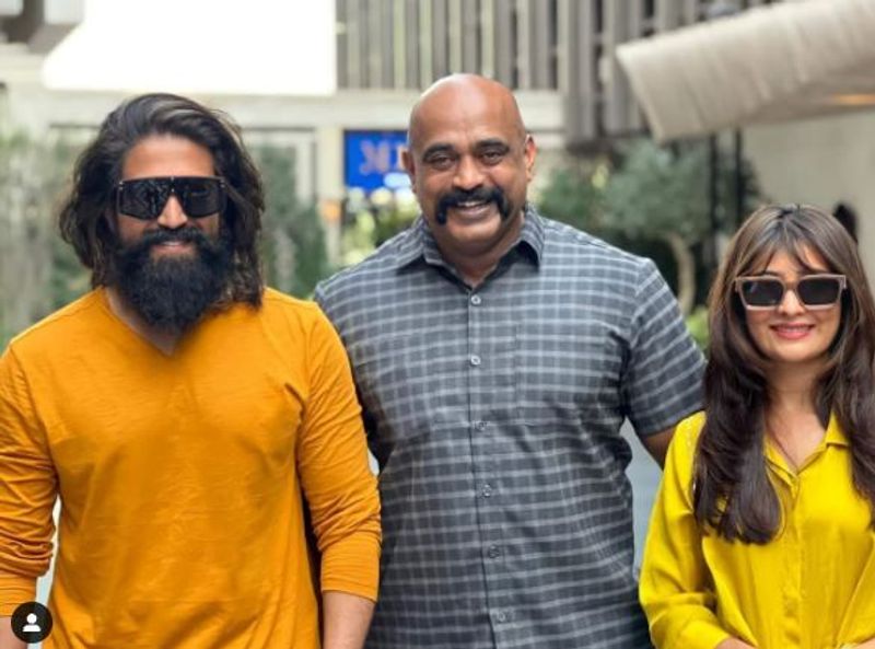 Kannada Yash and Radhika Pandit looks stylish in Dubai vacation vcs