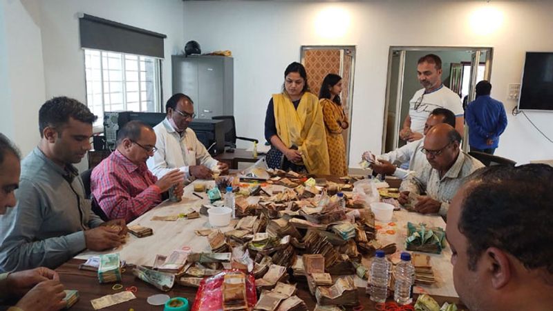 MP Devotees have written unique letters at Mata Tekri temple in Dewas praying to fulfill their vows with unique requests
