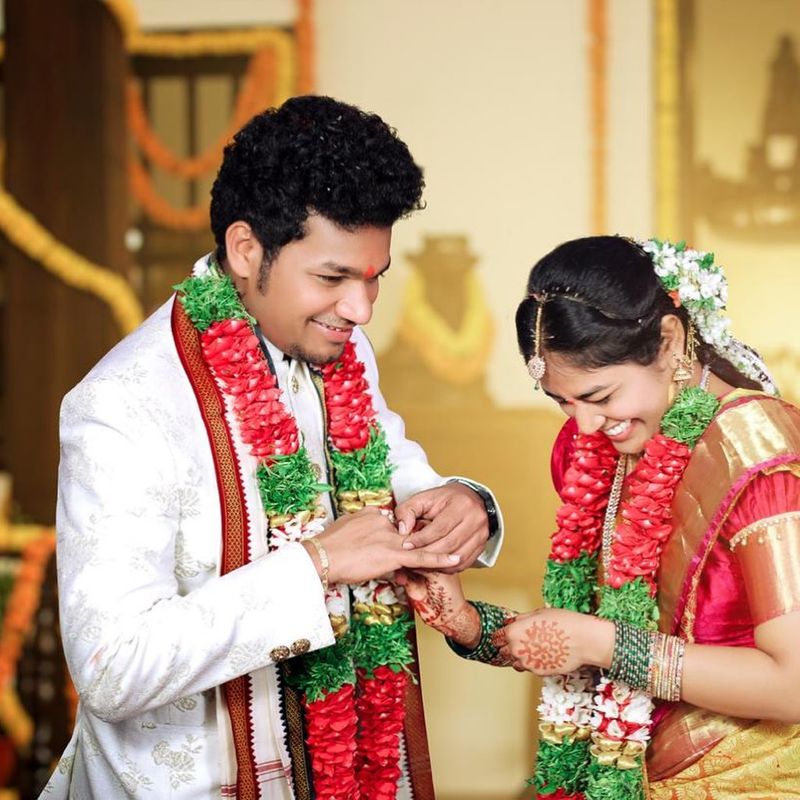 bigg boss fame mukku avinash marriage haldi photos goes viral