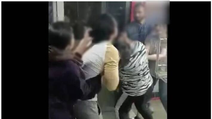 wife beats woman in gym suspecting extra marital affair with husband wife beats woman in gym suspecting extra marital affair with husband