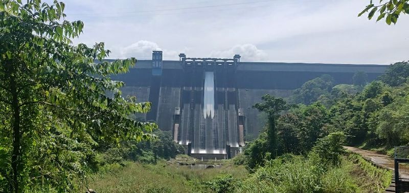 Two day heavy rain warning kerala dams open
