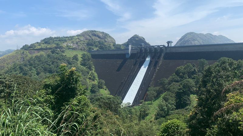 Two day heavy rain warning kerala dams open