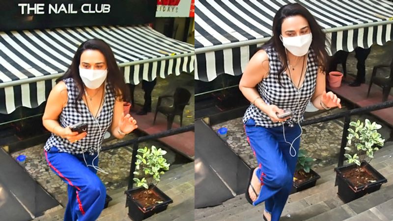 Katrina Kaif looked beautiful in transparent saree, bobby deol spotted in white beard and great physique