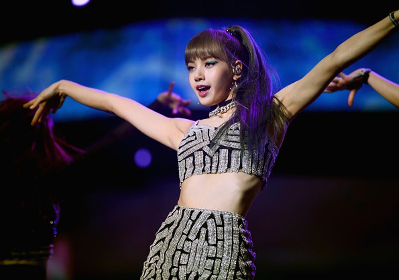 BLACKPINK Lisa's 'MONEY' shatters records to become fastest song from K-Pop solo artist to achieve this feat-dnm