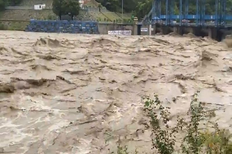uttarakhand heavy devastation due to rain, 25 dead