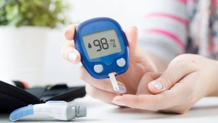 Mobile scrolling before sleep maybe the causes of Diabetes Mobile scrolling before sleep maybe the causes of Diabetes