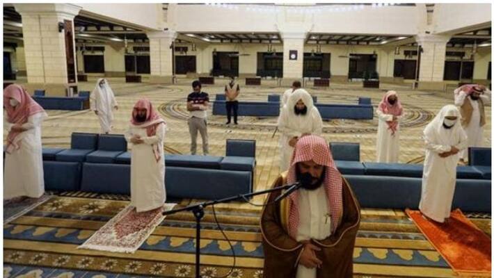 It is mandatory to maintain physical distancing in Mosques says Saudi Health Ministry It is mandatory to maintain physical distancing in Mosques says Saudi Health Ministry