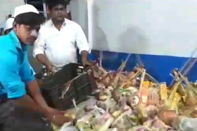 Bardhaman - Muslim neighbours gift Hindus Laxmi Puja samagri at Aludanga ALB