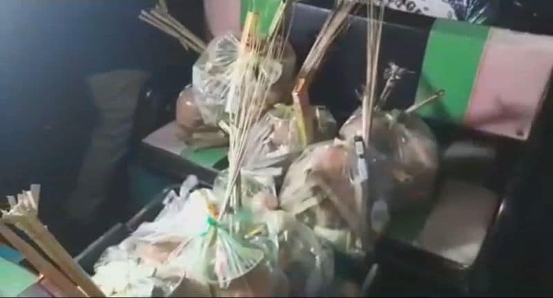Bardhaman - Muslim neighbours gift Hindus Laxmi Puja samagri at Aludanga ALB