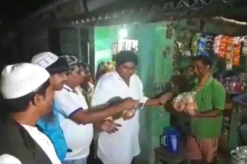 Bardhaman - Muslim neighbours gift Hindus Laxmi Puja samagri at Aludanga ALB