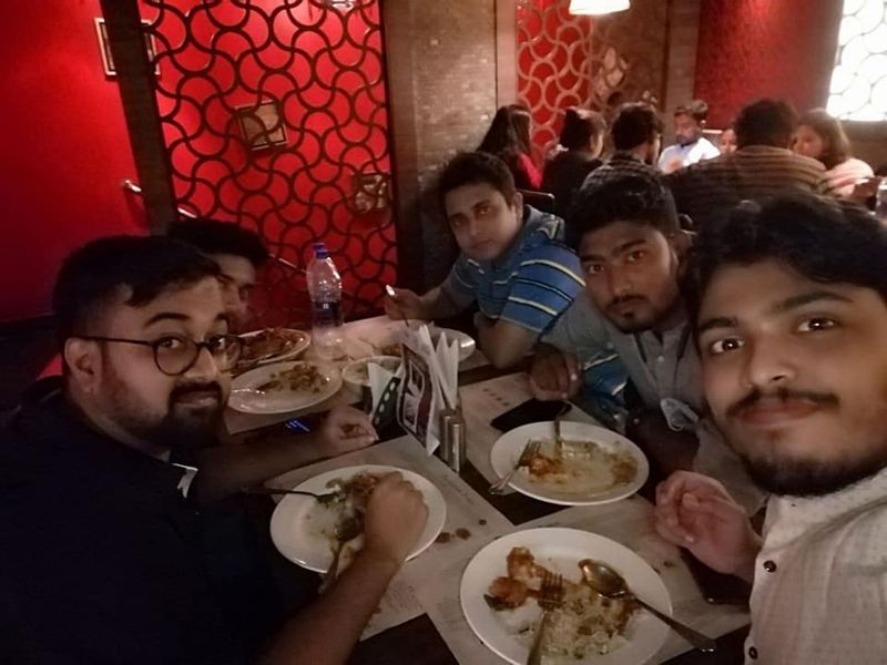 Durga Puja 2021 - Kolkata restaurants run out of food due to revenge dining ALB