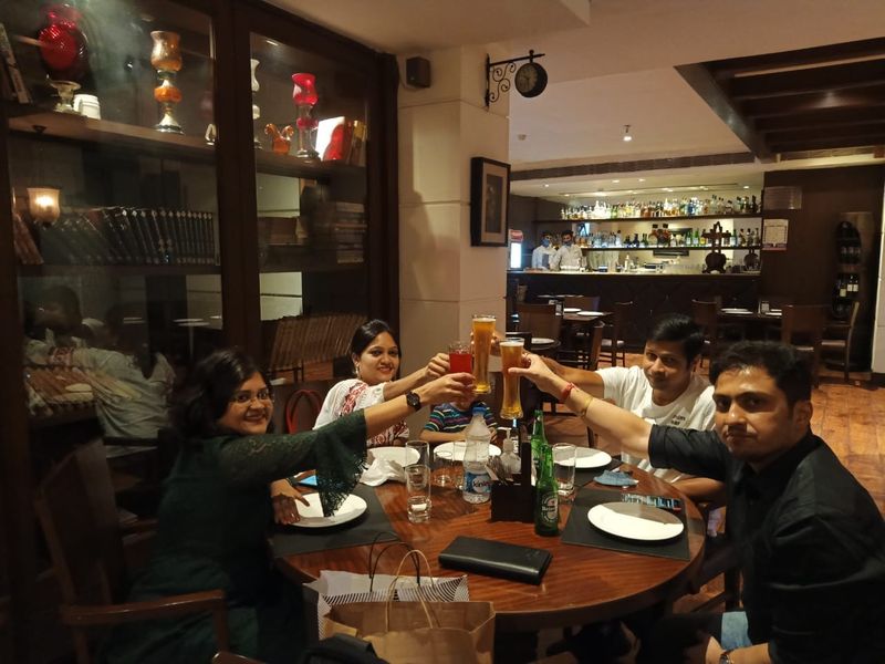 Durga Puja 2021 - Kolkata restaurants run out of food due to revenge dining ALB