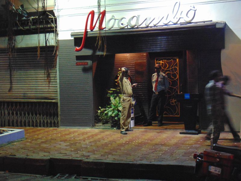 Durga Puja 2021 - Kolkata restaurants run out of food due to revenge dining ALB
