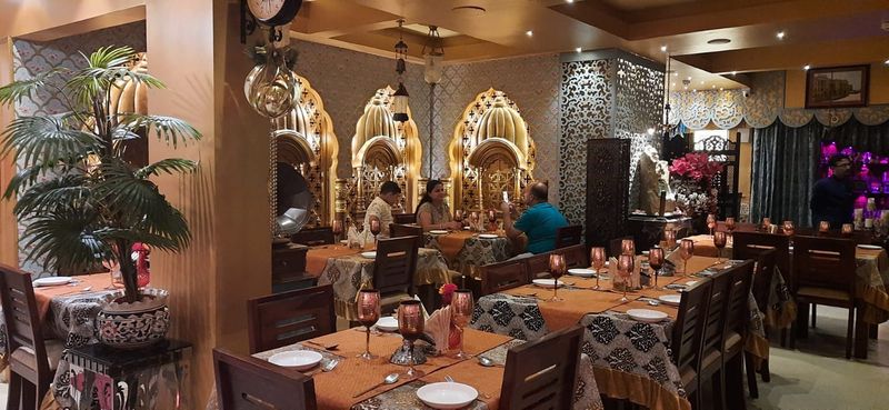 Durga Puja 2021 - Kolkata restaurants run out of food due to revenge dining ALB