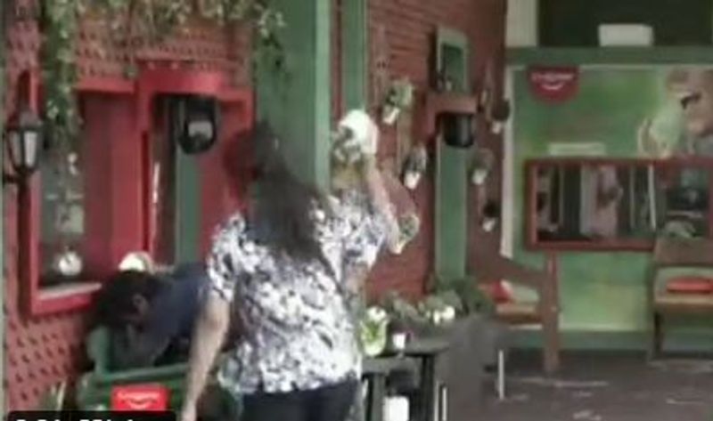 priya ready to physical fighting with sunny it was remembering sohel ariyana figh in biggboss4