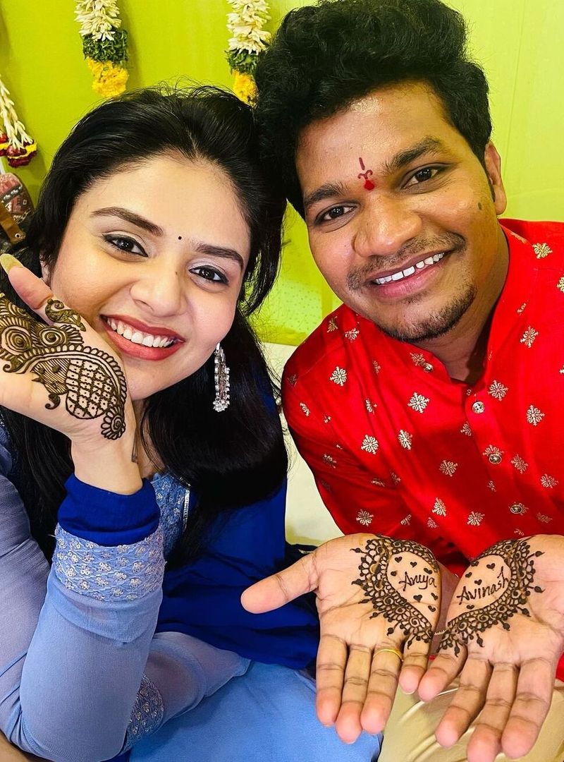 bigg boss fame mukku avinash marriage anchor sreemukhi attends for mehandi function