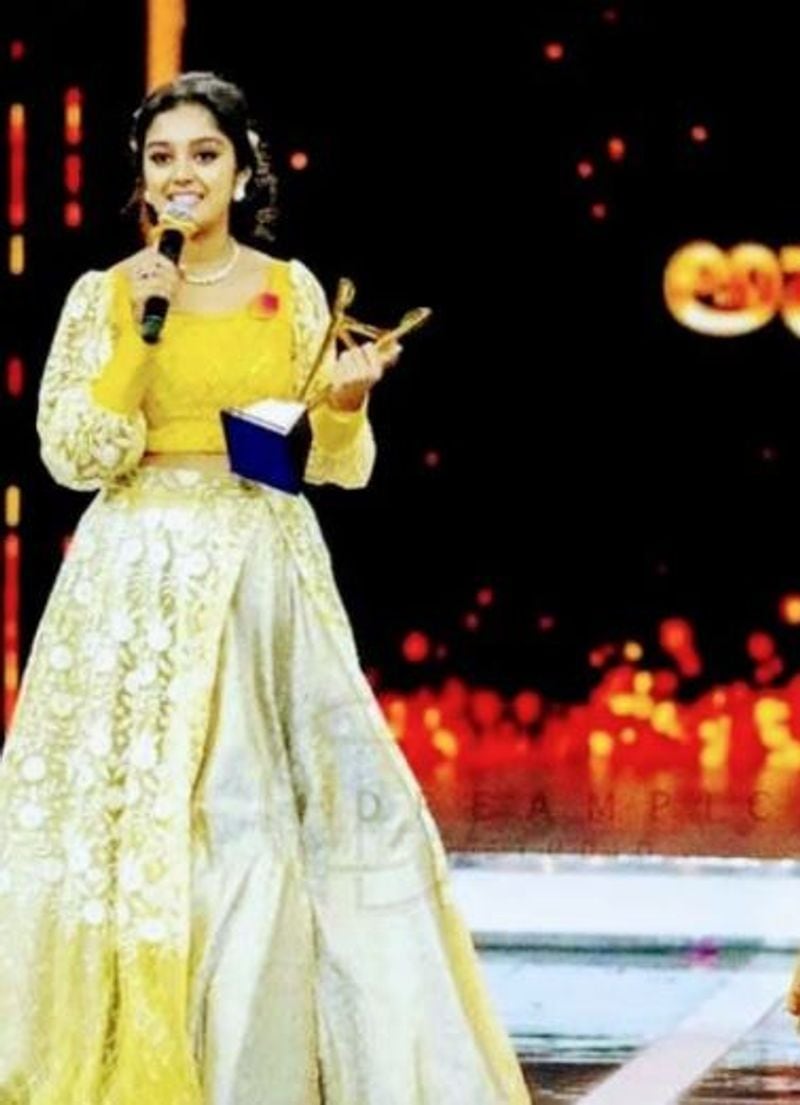 Colors Kannada Anubhanda Award actresses red carpet look vcs
