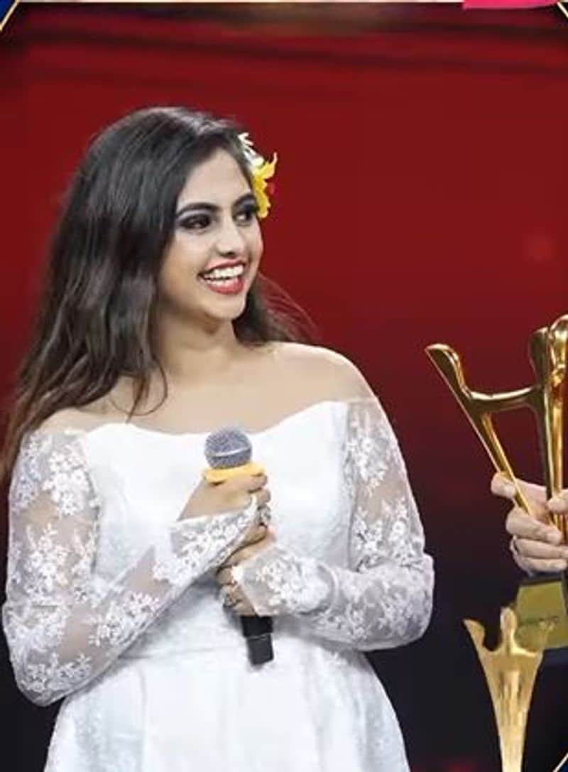 Colors Kannada Anubhanda Award actresses red carpet look vcs