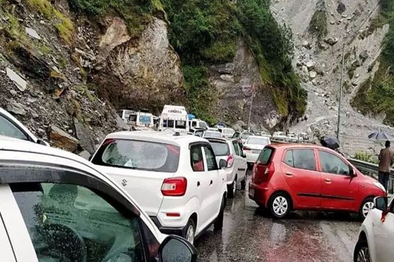 chhattisgarh 55 tourists from bhilai trapped in uttarakhand flood