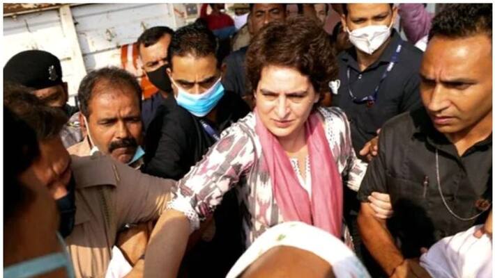 Priyanka Gandhi Detained On Way To Home Of UP Man Who Died In Custody Priyanka Gandhi Detained On Way To Home Of UP Man Who Died In Custody