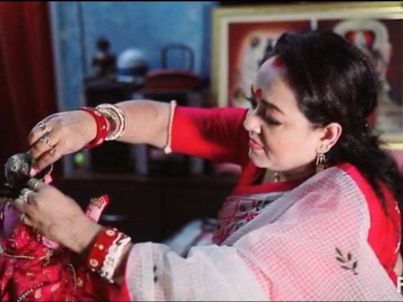 Tollywood Actress Aparajita Adhya greets mother Lakshmi with smiling face bpsb