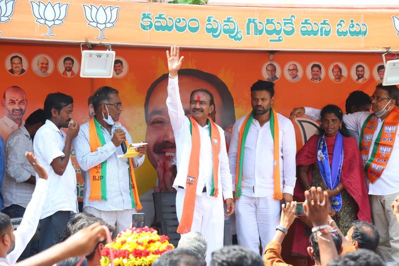 Huzurabad Bypoll: eatala rajender receives grand welcome In campaign