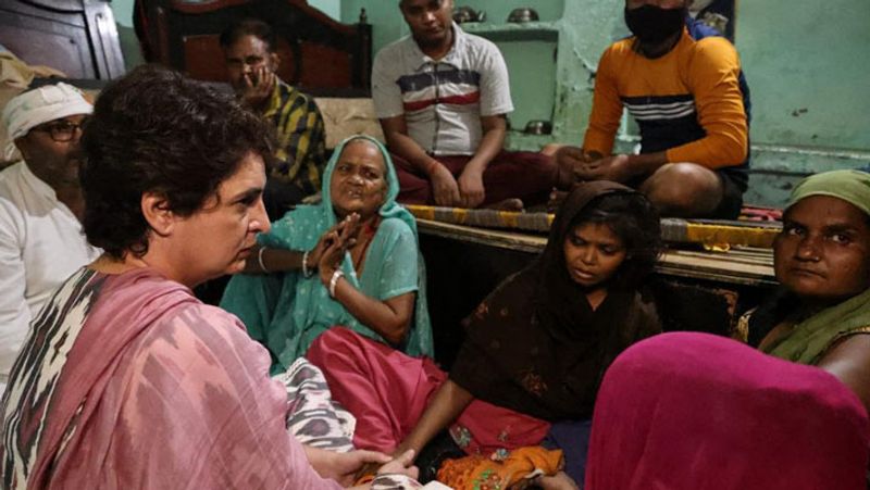 up congress priyanka gandhi vadra reached agra meet with arun valmiki family police custody death case updates