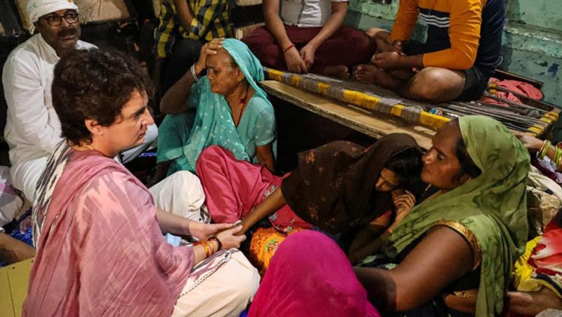 up congress priyanka gandhi vadra reached agra meet with arun valmiki family police custody death case updates