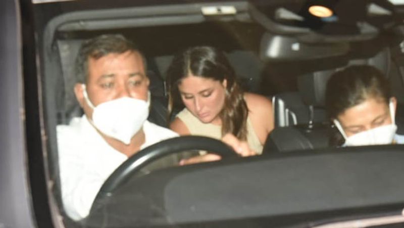 kareena kapoor son jeh ali khan got scared because of photographers camera flash light