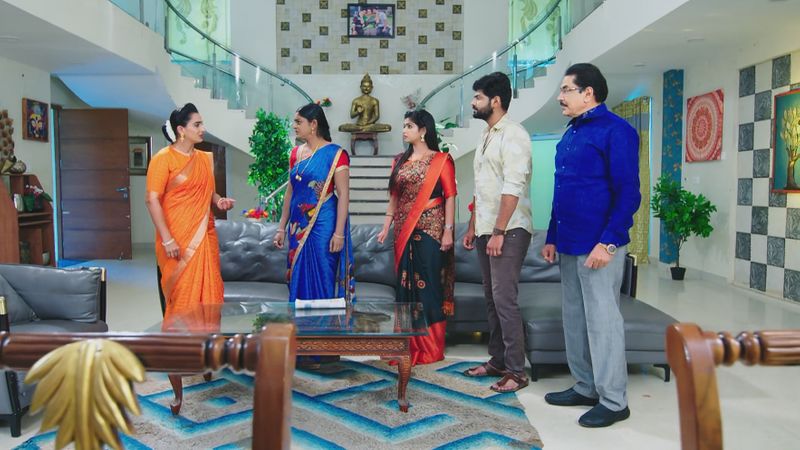 Deepa family panics about monitha is free from prison In todays karthika deepam serial episode