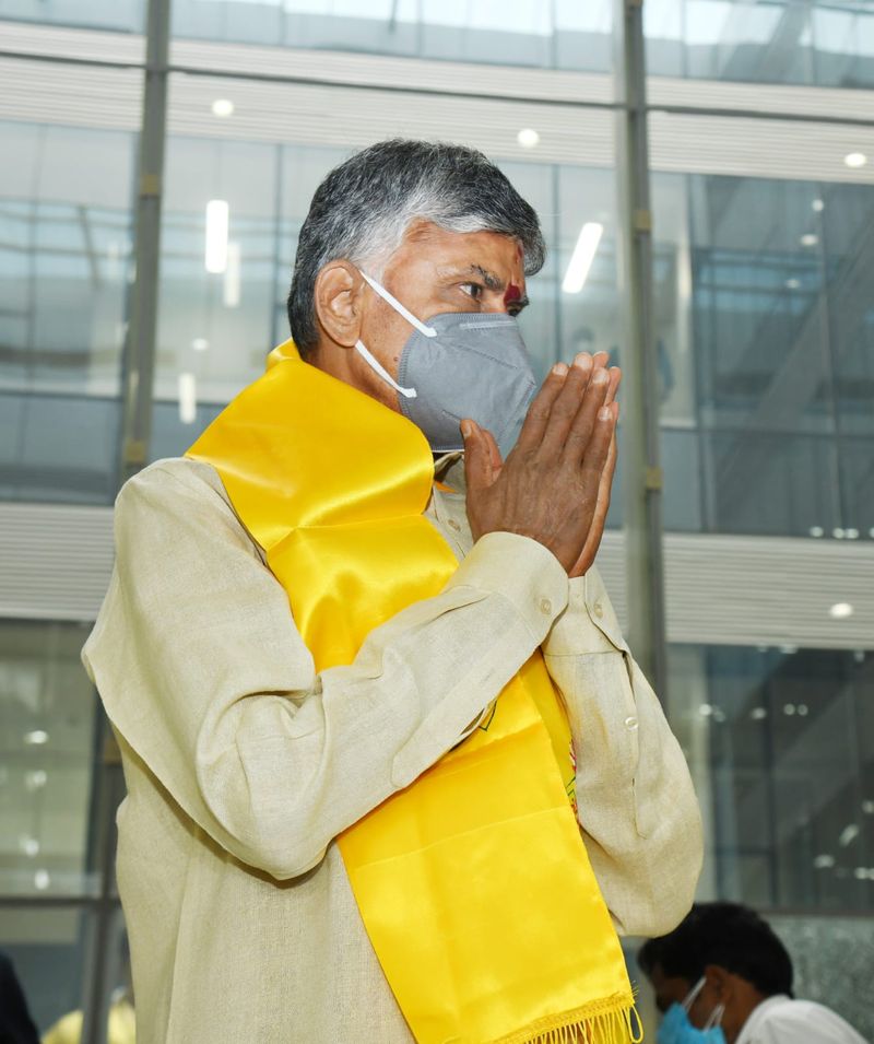 Chandrababu 30 hour Protest Begins At TDP head Office at mangalagiri