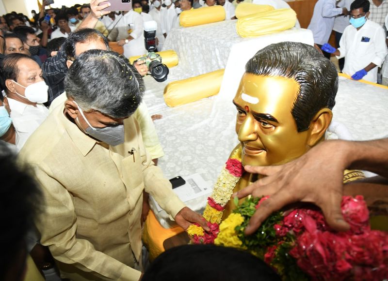 Chandrababu 30 hour Protest Begins At TDP head Office at mangalagiri