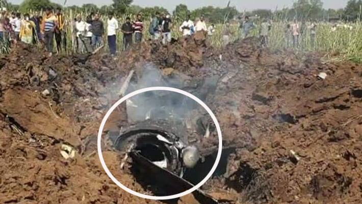 Madhya Pradesh, India Airforce Miraj 2000 plane crashes in Bhind Madhya Pradesh, India Airforce Miraj 2000 plane crashes in Bhind