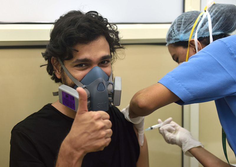 india complete 100 crore vaccination doses