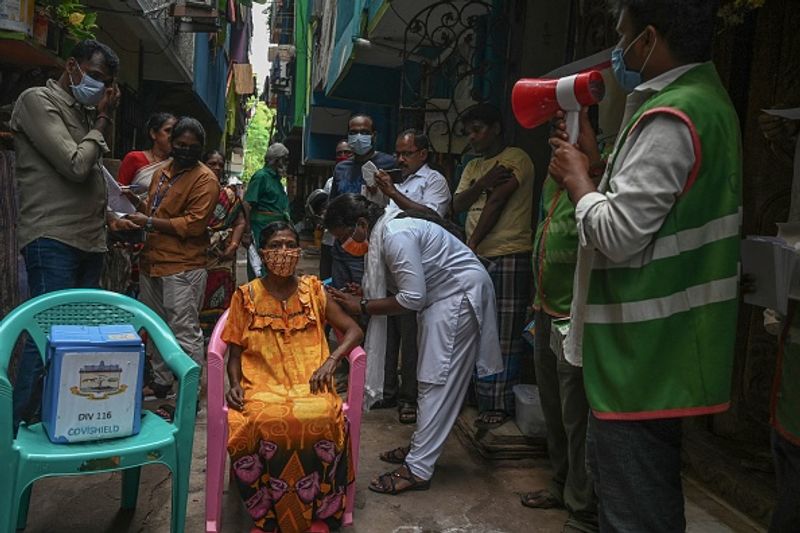 india complete 100 crore vaccination doses
