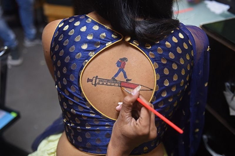 india complete 100 crore vaccination doses