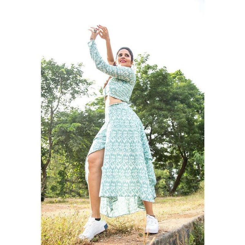Anchor Anasuya stuns with her latest hot stills