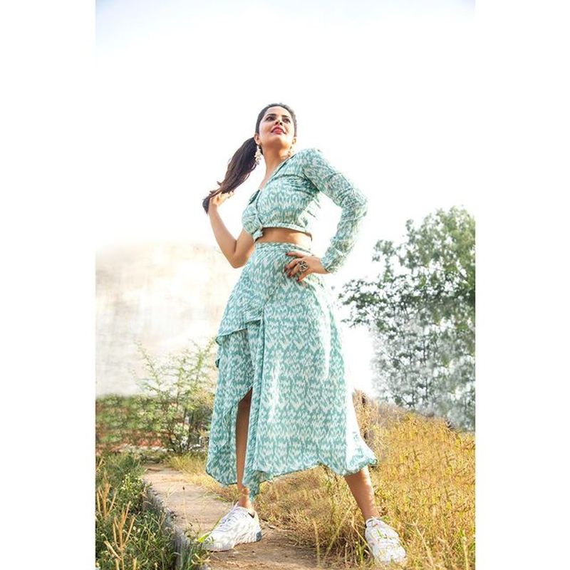 Anchor Anasuya stuns with her latest hot stills