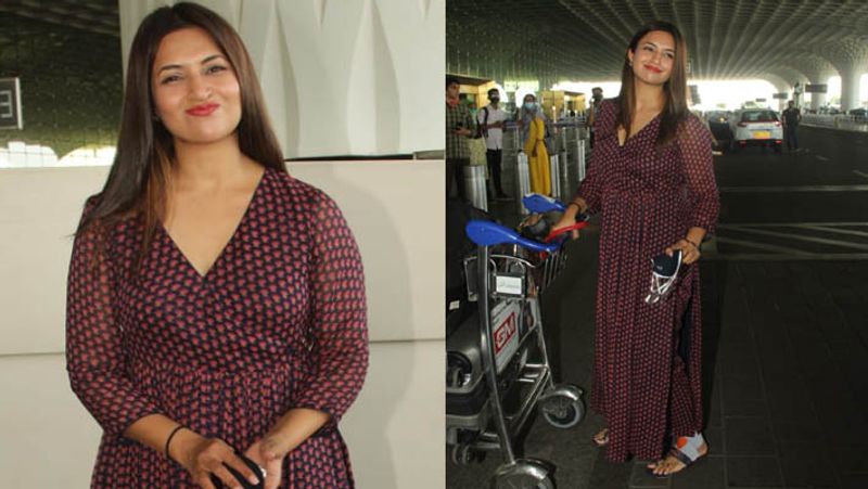 sunny deol and Dharmendra spotted at airport, these bollywood celebs also seen in different places