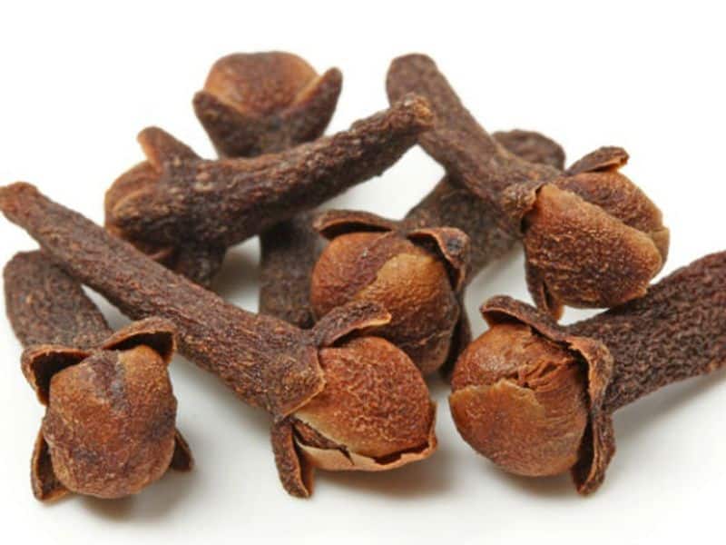married men should eat only 2 cloves to have healthy sexual life