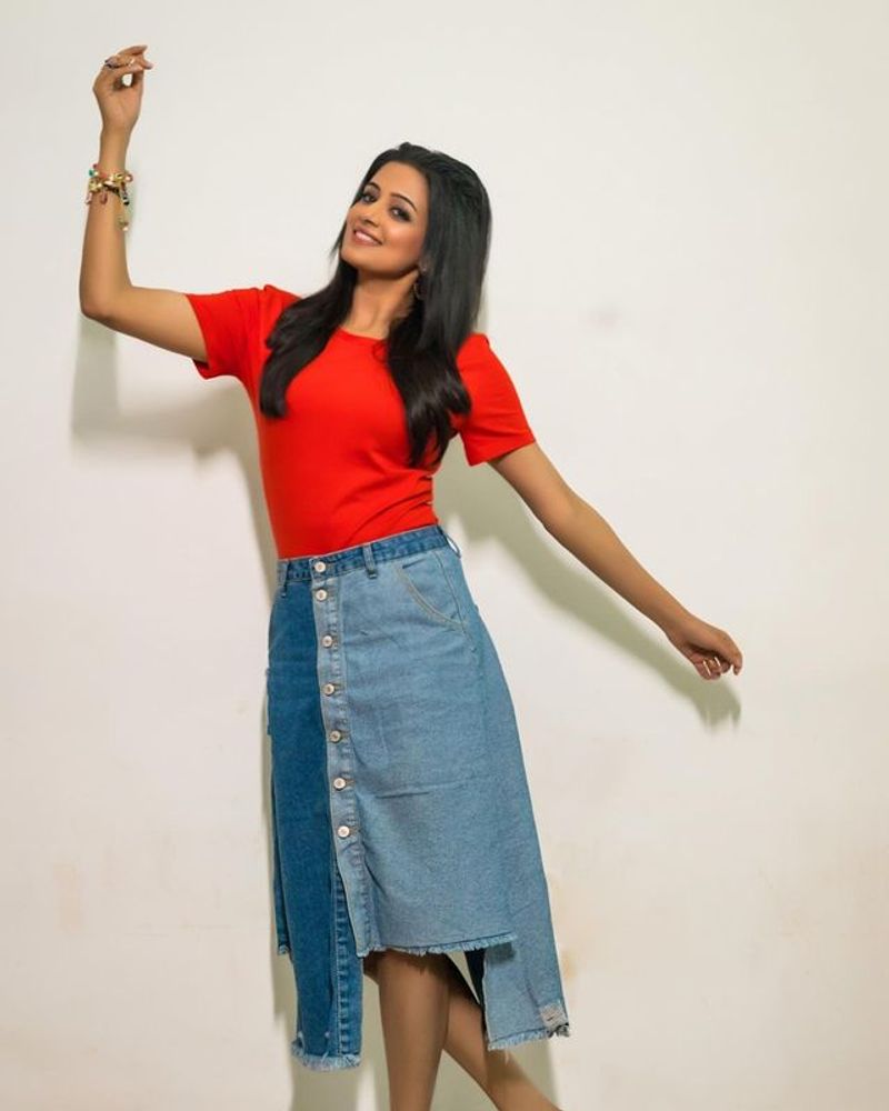 Priyamani latest photoshoot became hot topic in social media