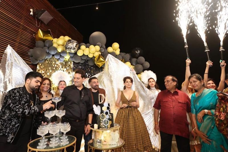 Actress kangana ranaut arrived to promote dhaakad bold dress trolls reminded culture mah