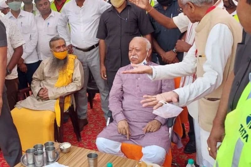 RSS chief mohan bhagwat visited ramlala in ayodhya,also took feedback temple construction