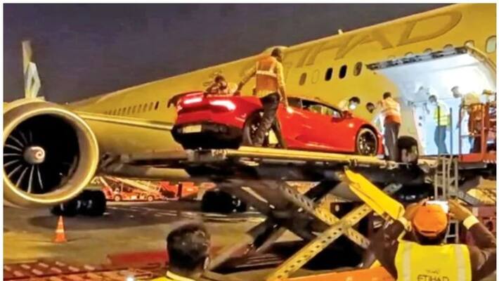 Lamborghini airlifted from Abu Dhabi to Kochi Lamborghini airlifted from Abu Dhabi to Kochi