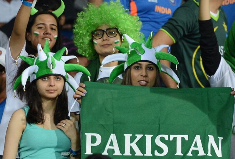 T20 World Cup, IND vs PAK - Hottest photos of Pakistani woman fans ALB