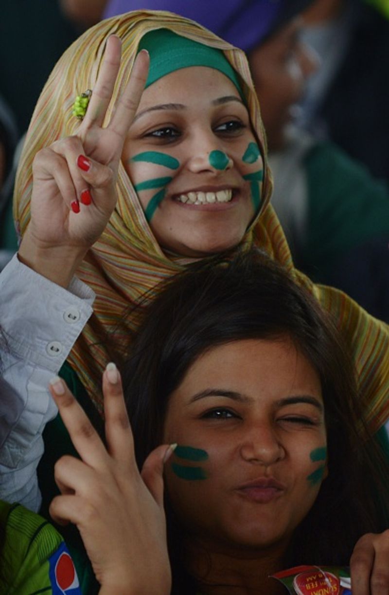 T20 World Cup, IND vs PAK - Hottest photos of Pakistani woman fans ALB