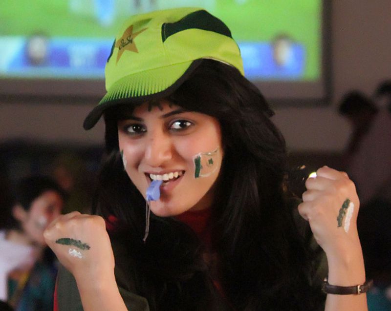 T20 World Cup, IND vs PAK - Hottest photos of Pakistani woman fans ALB