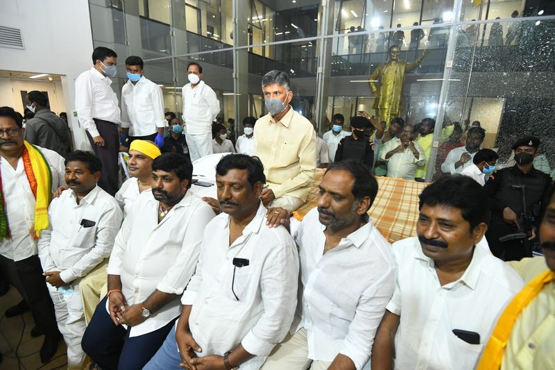 chandrababu 36 hour protest at tdp head office at mangalagiri