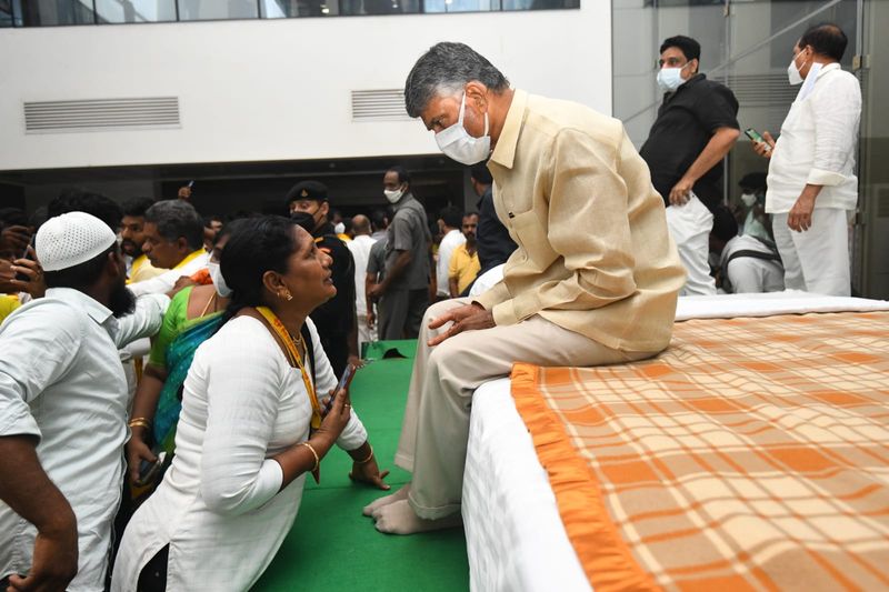 chandrababu 36 hour protest at tdp head office at mangalagiri
