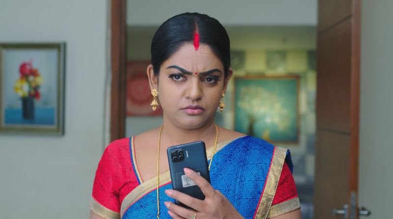 Karthik loses his cool with Ravi and Bharathi in todays karthika deepam serial episode